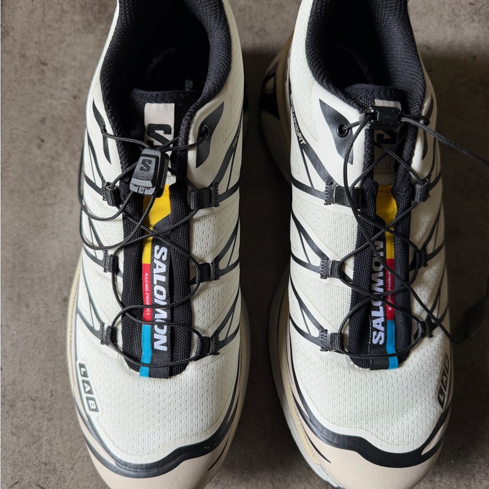 Salomon white/ grey  Trail Running Shoes